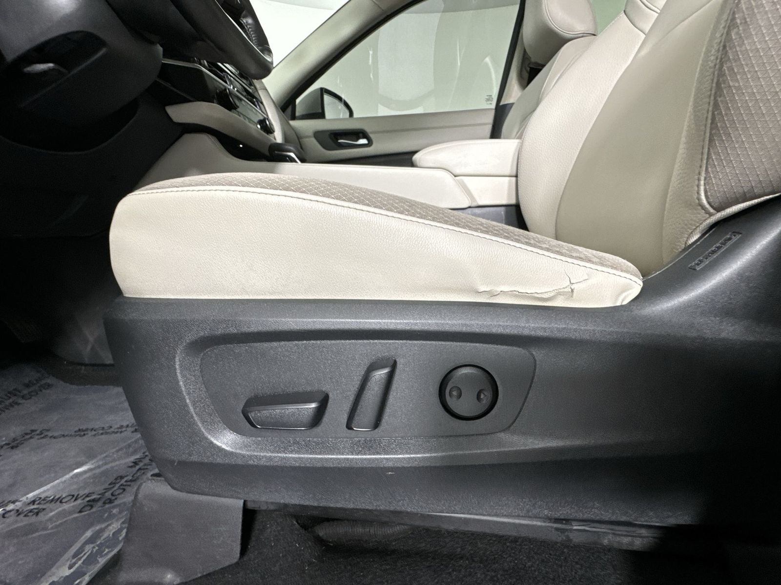 2022 Nissan Pathfinder SL 4WD