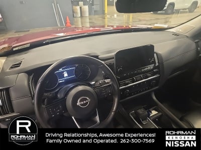 2024 Nissan Pathfinder SL