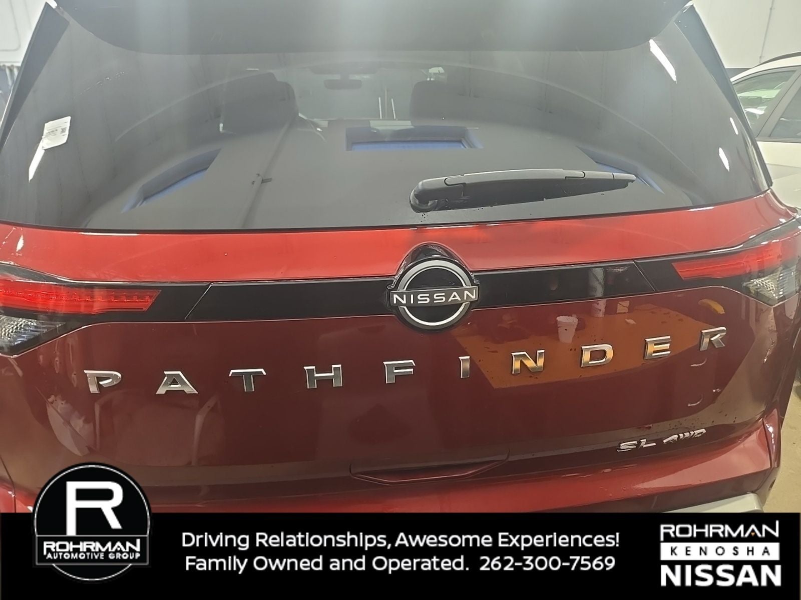 2024 Nissan Pathfinder SL