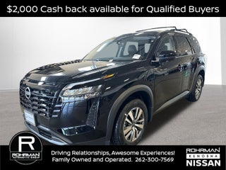 2026 Nissan Pathfinder SL