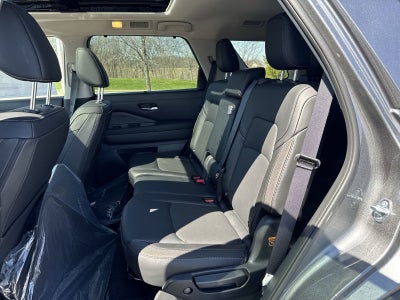 2026 Nissan Pathfinder SL Premium Package