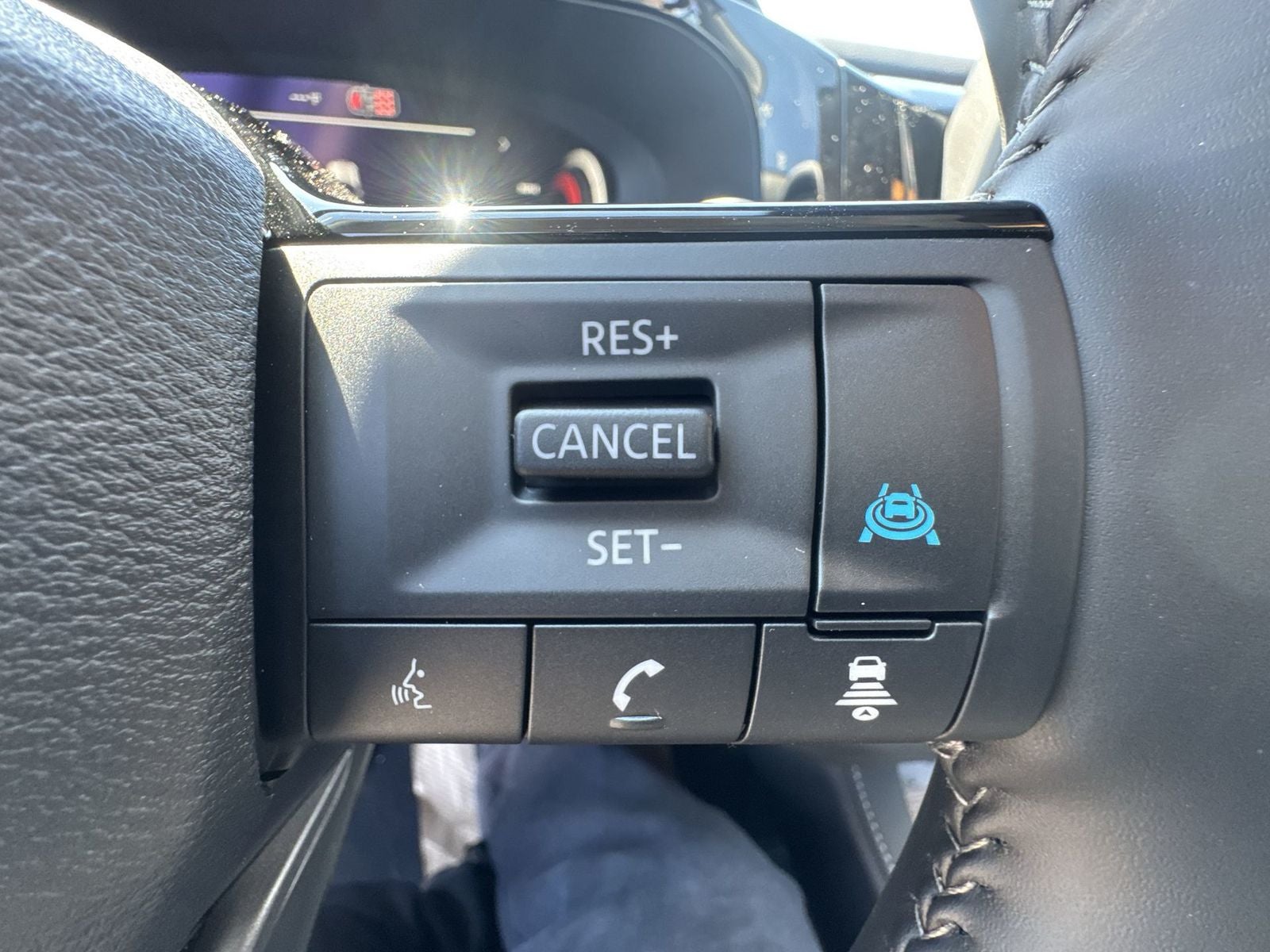 2026 Nissan Pathfinder SL Premium Package