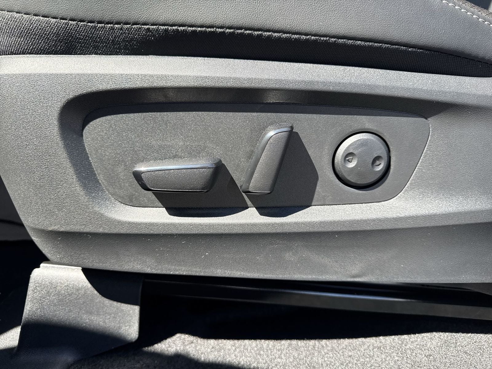 2026 Nissan Pathfinder SL Premium Package