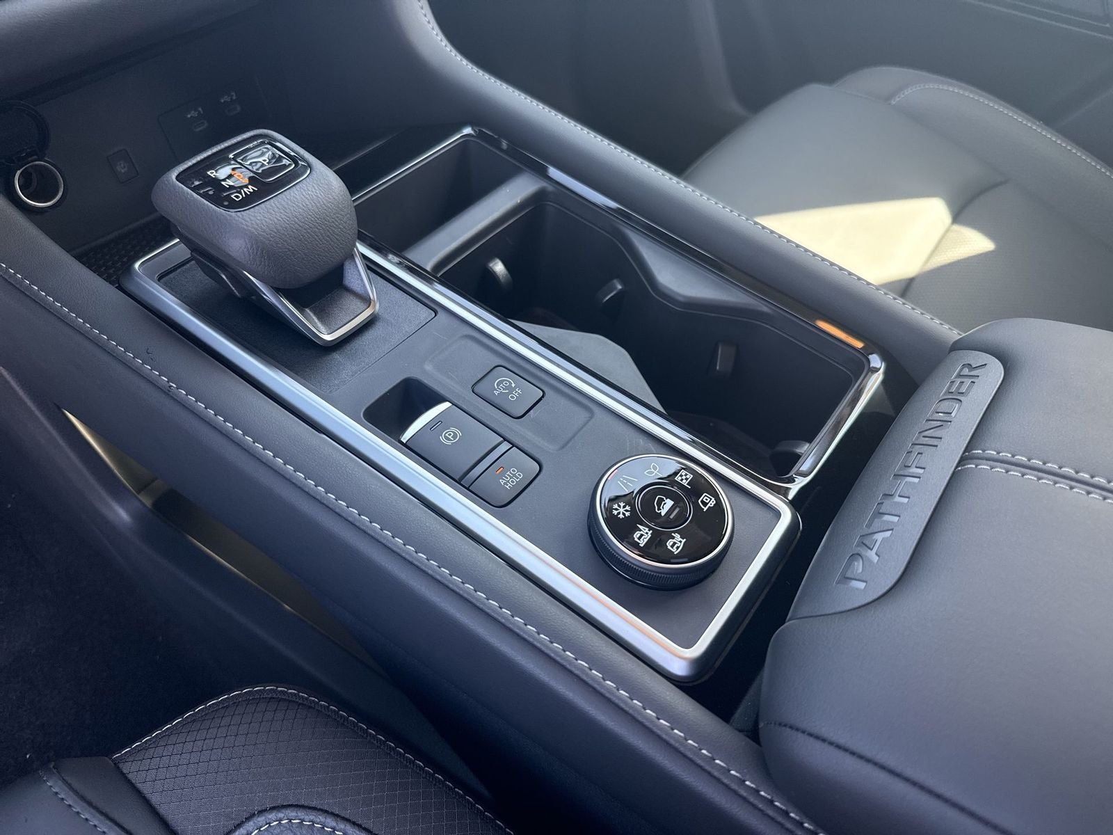 2026 Nissan Pathfinder SL Premium Package