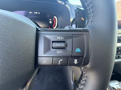 2026 Nissan Pathfinder SL Premium Package