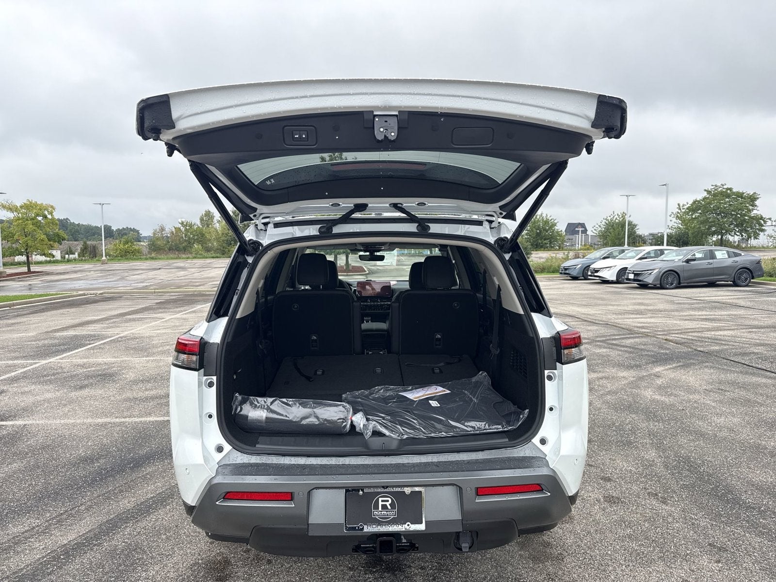 2026 Nissan Pathfinder SL Premium Package