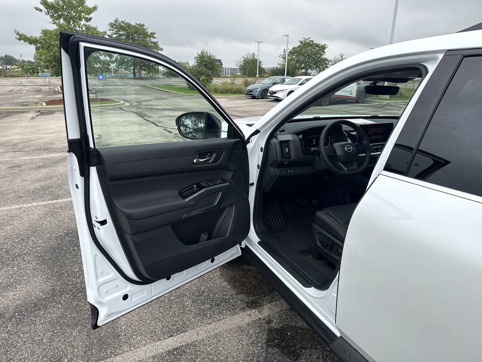 2026 Nissan Pathfinder SL Premium Package