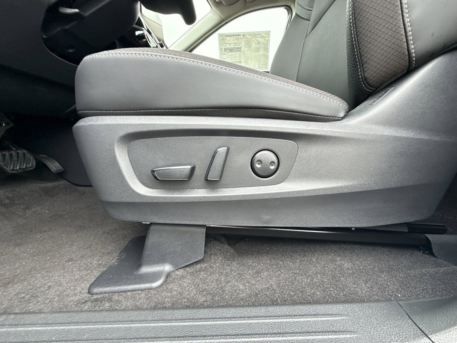 2026 Nissan Pathfinder SL Premium Package