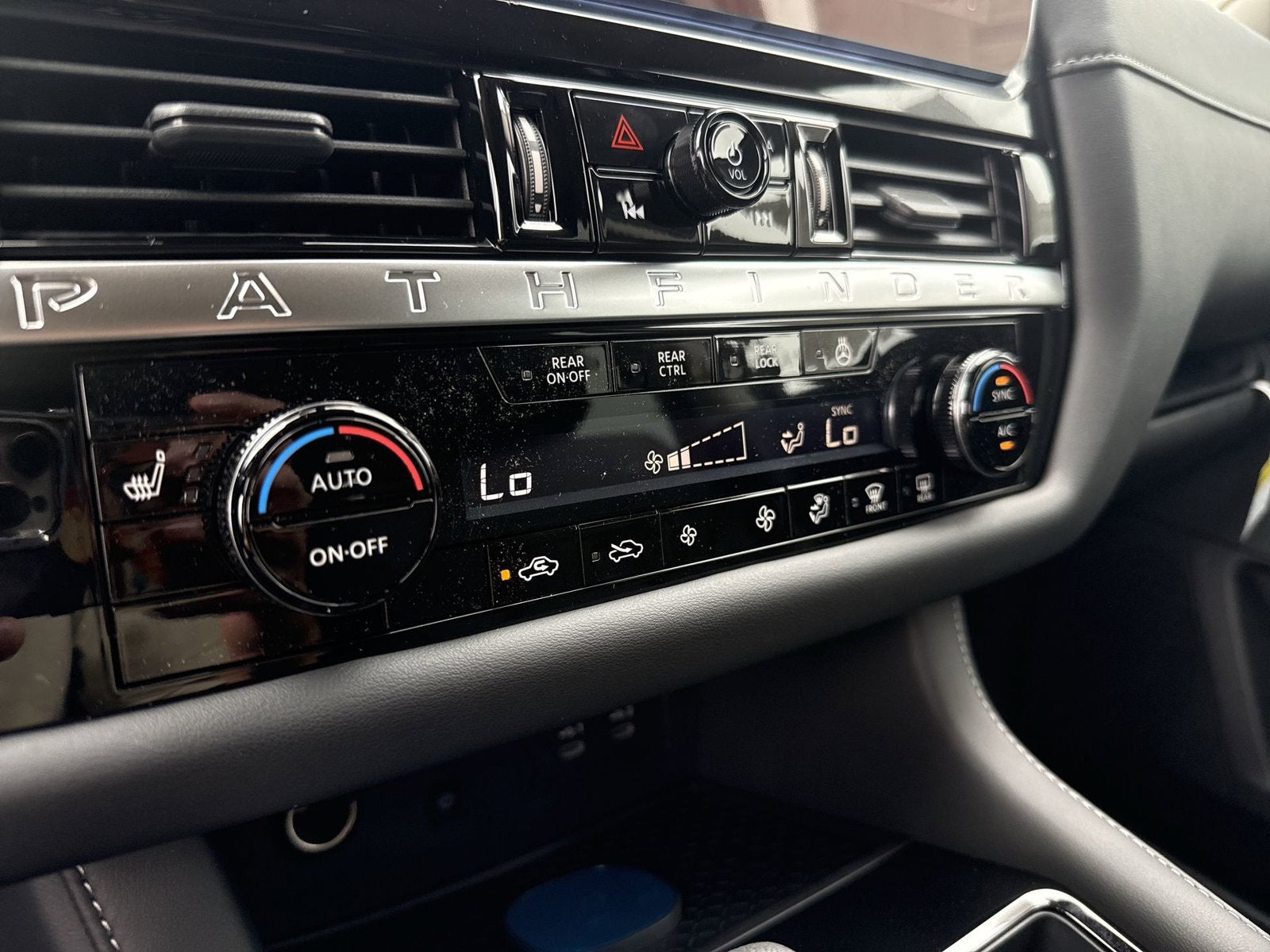 2026 Nissan Pathfinder SL Premium Package