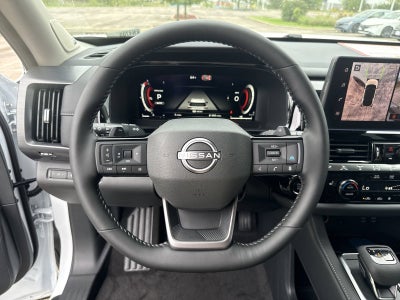2026 Nissan Pathfinder SL Premium Package