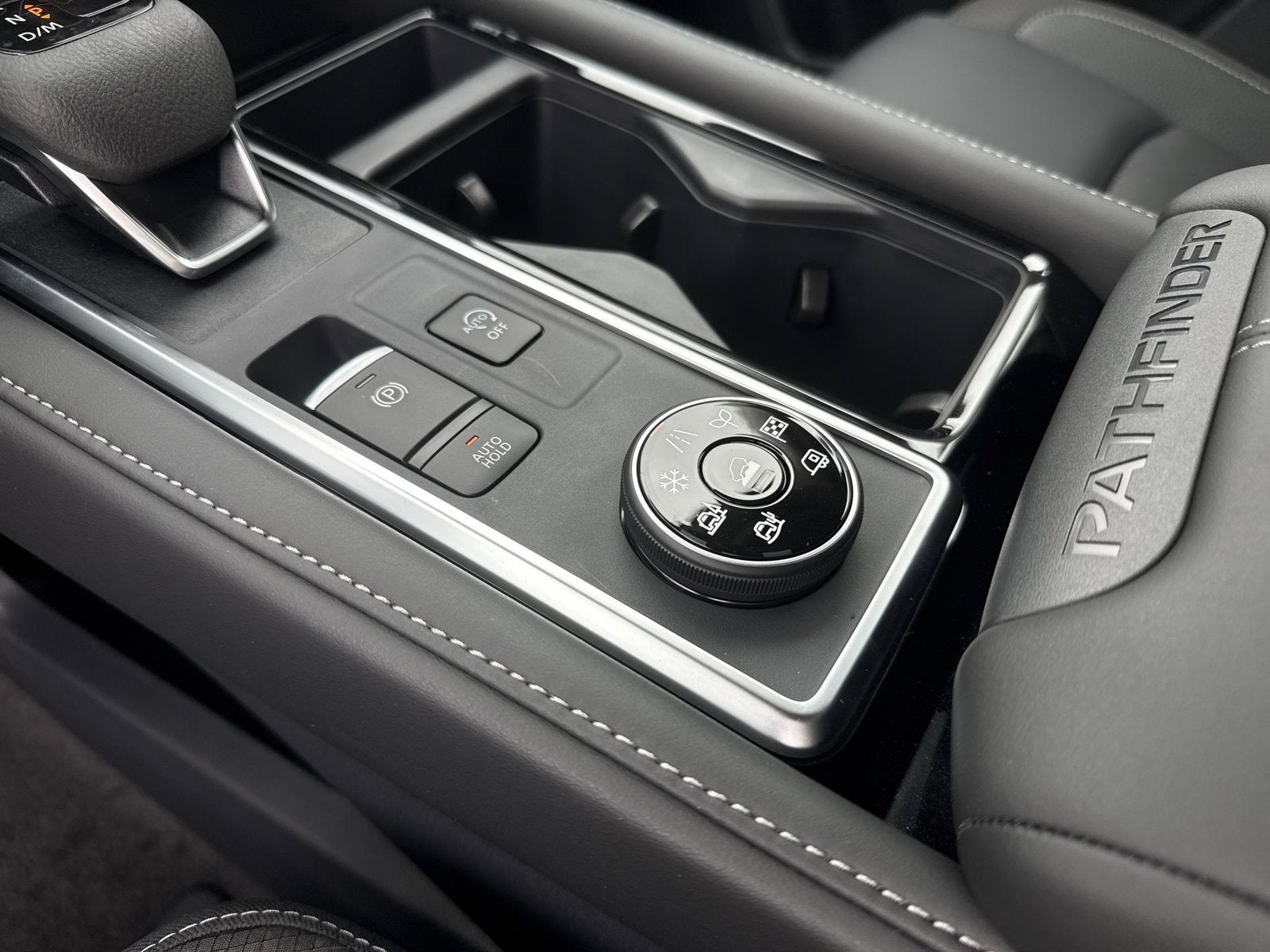 2026 Nissan Pathfinder SL Premium Package