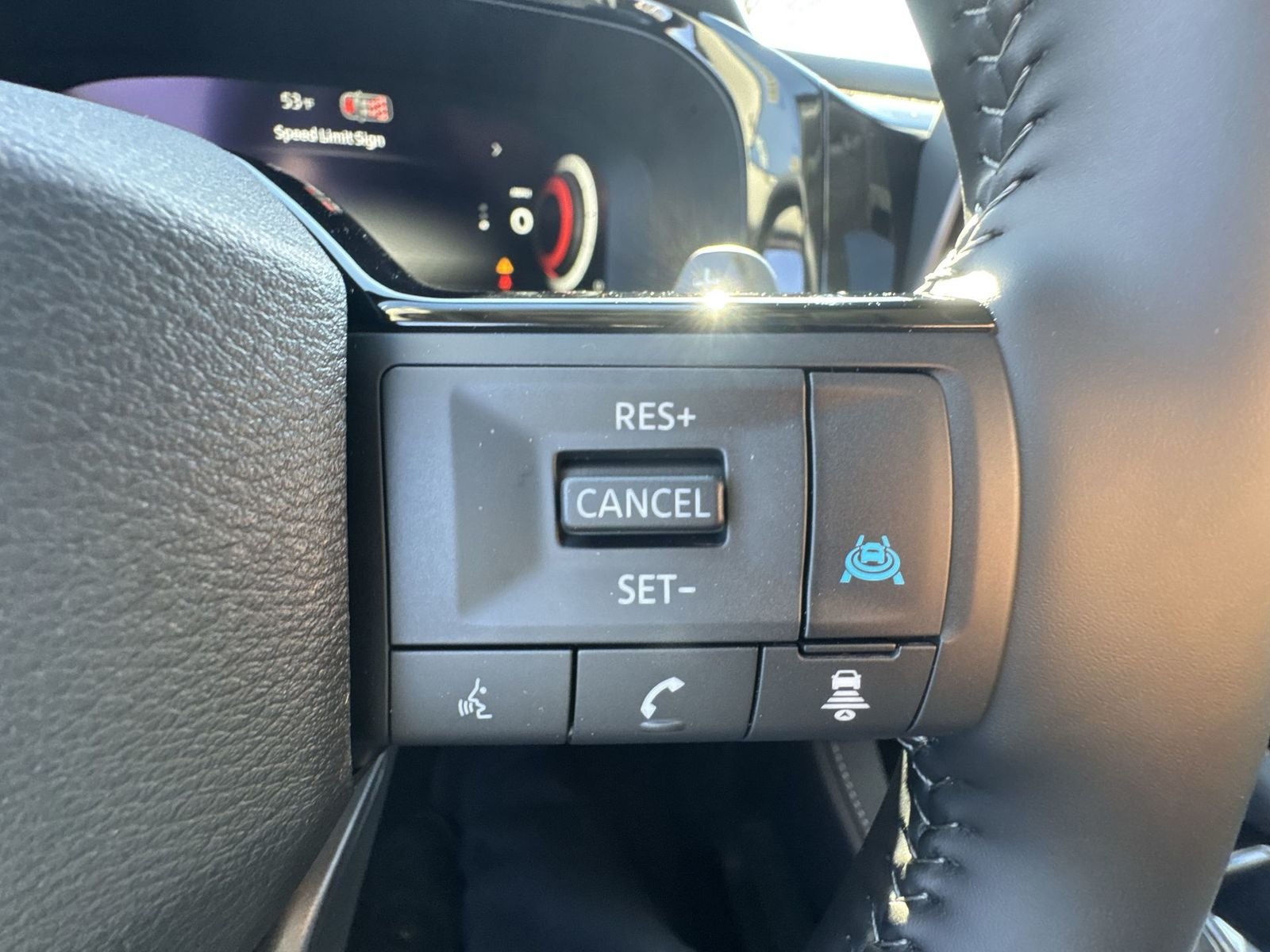 2026 Nissan Pathfinder SL Premium Package