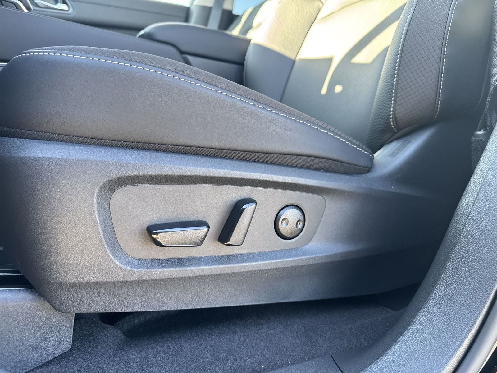 2026 Nissan Pathfinder SL Premium Package