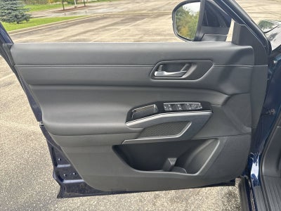 2026 Nissan Pathfinder SL Premium Package