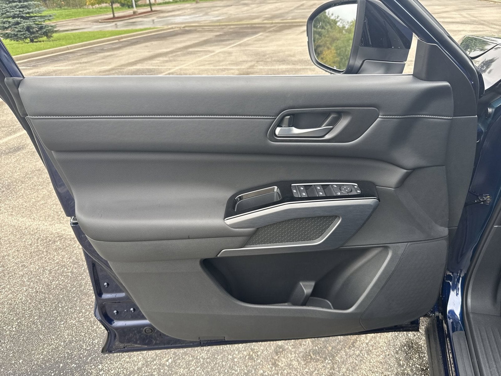 2026 Nissan Pathfinder SL Premium Package