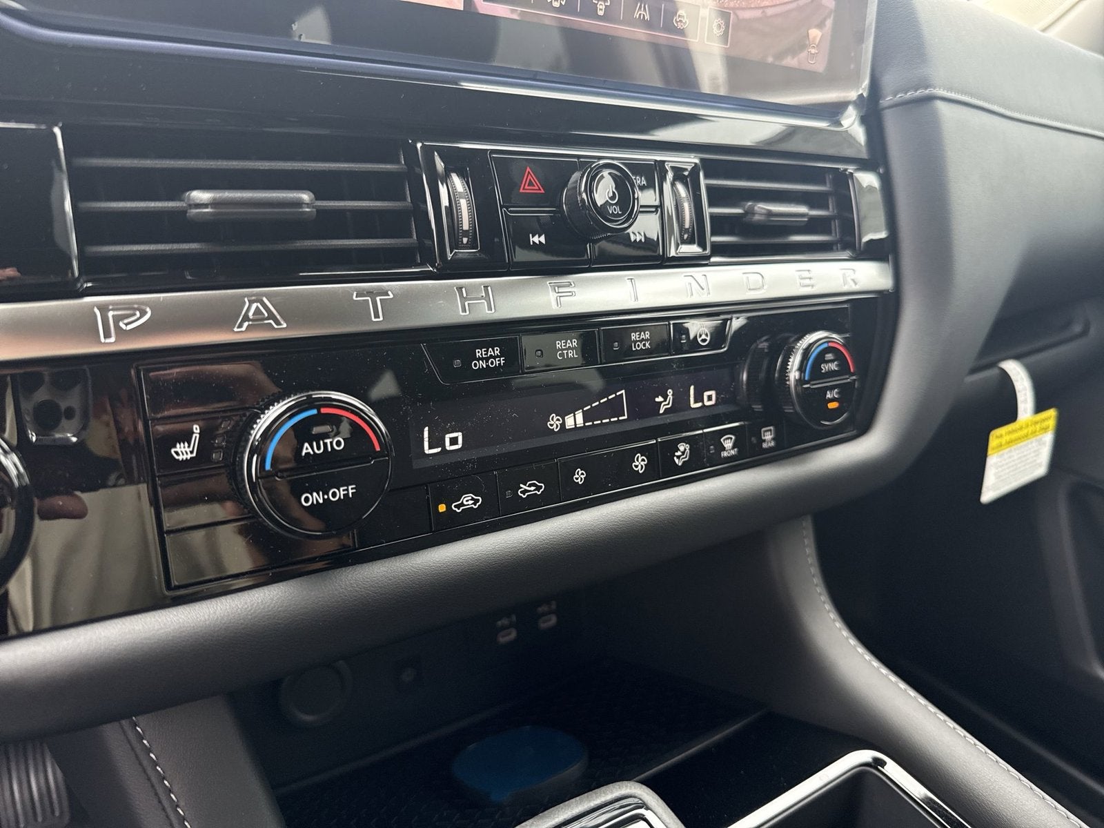 2026 Nissan Pathfinder SL Premium Package