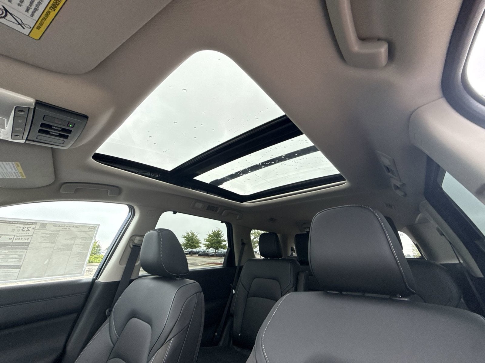 2026 Nissan Pathfinder SL Premium Package