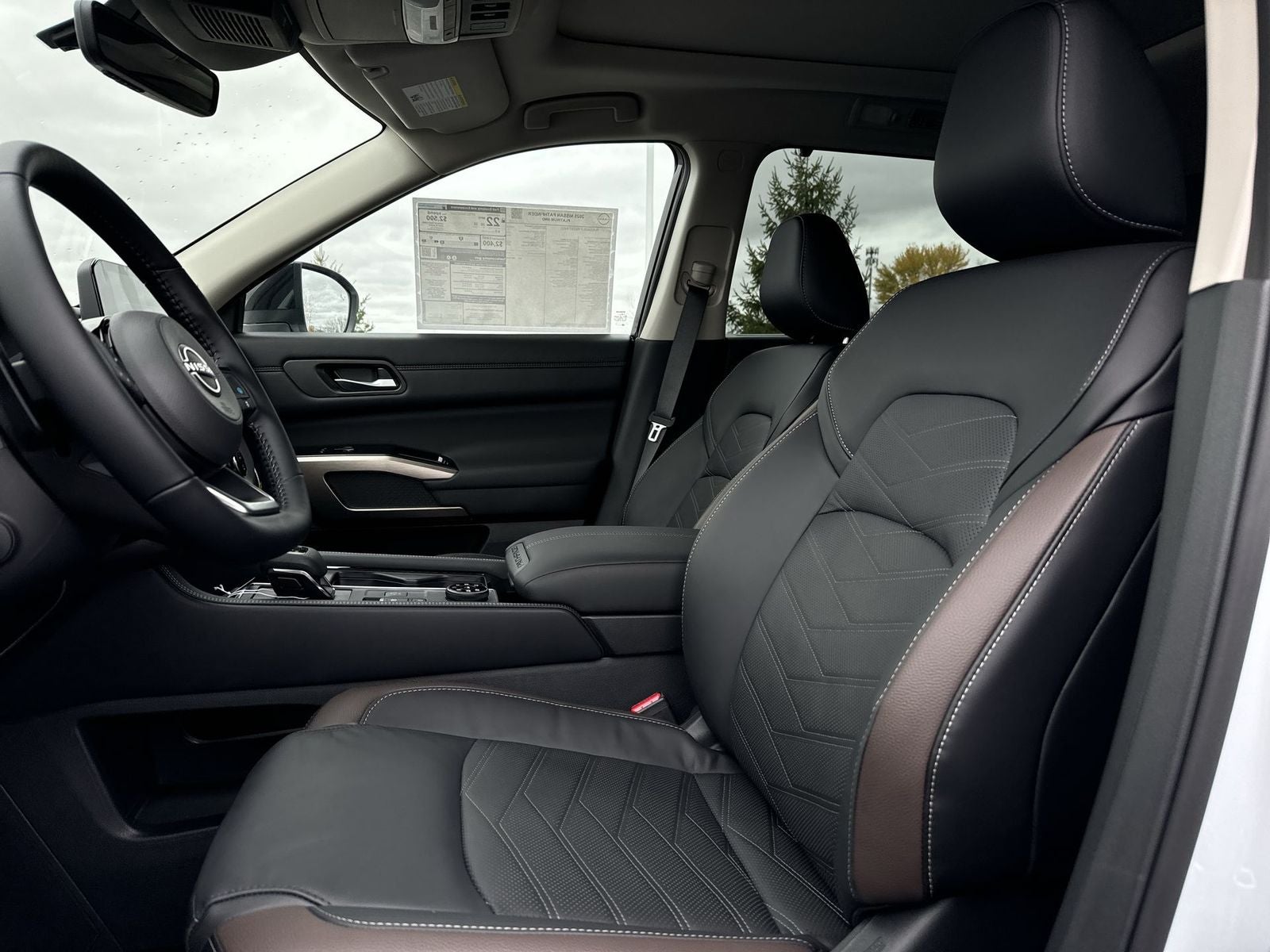 2025 Nissan Pathfinder Platinum