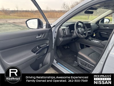 2026 Nissan Pathfinder Platinum Captain Chairs Package
