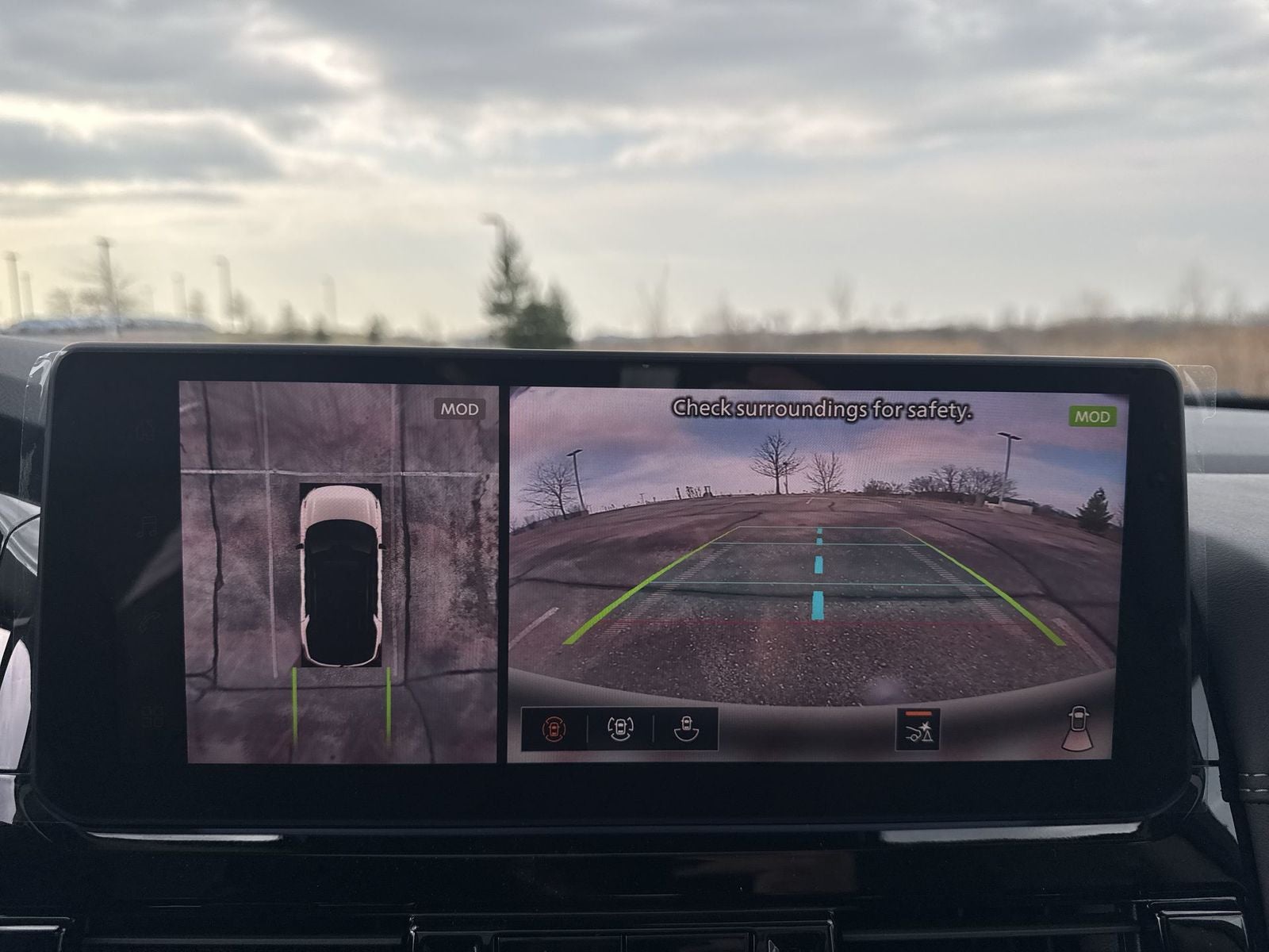 2026 Nissan Pathfinder Platinum Captain Chairs Package