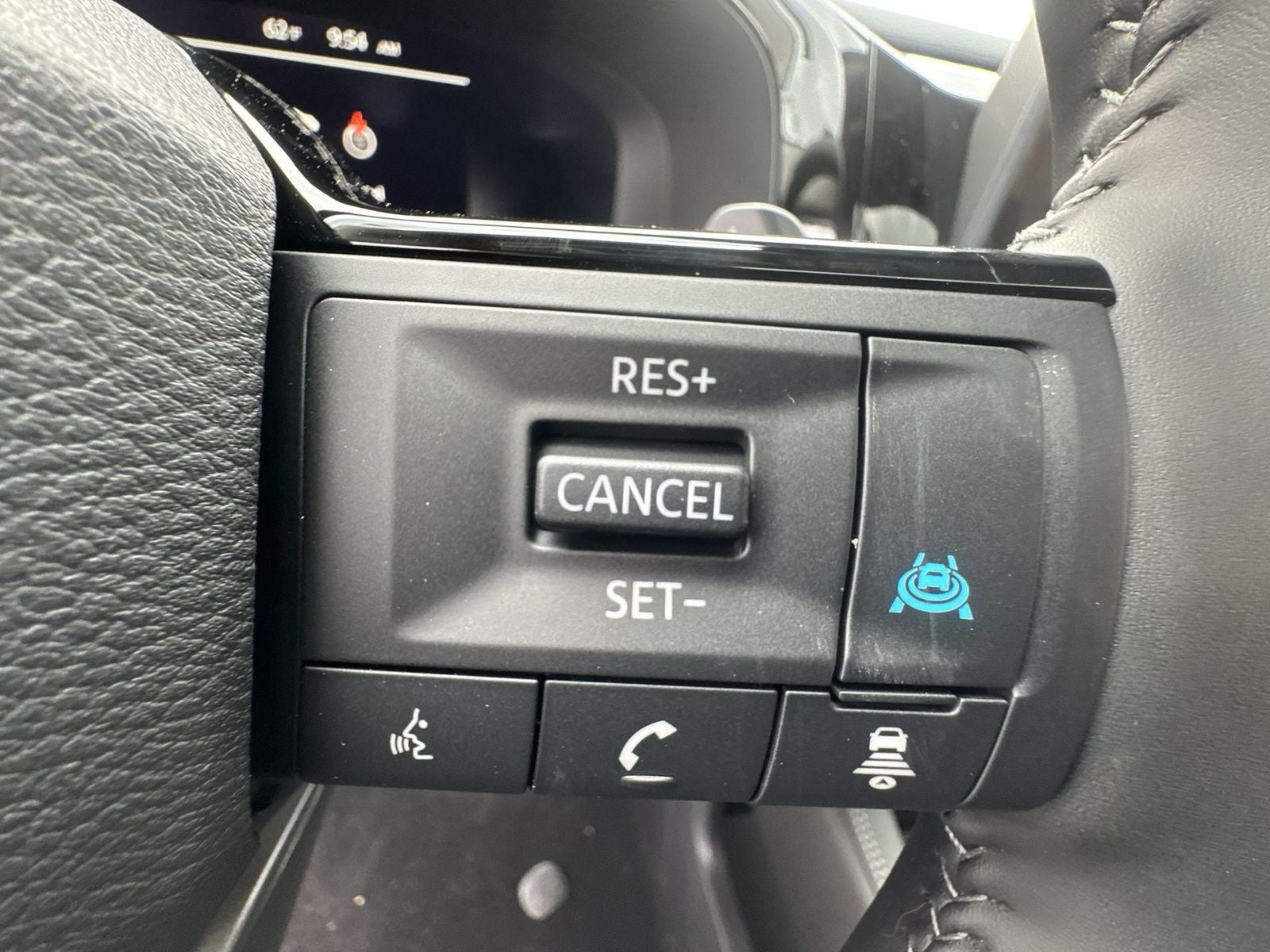 2026 Nissan Pathfinder Platinum Captain Chairs Package