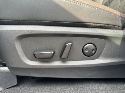 2026 Nissan Pathfinder Platinum Captain Chairs Package