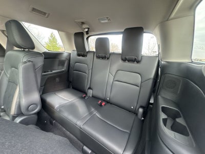 2026 Nissan Pathfinder Platinum Captain Chairs Package