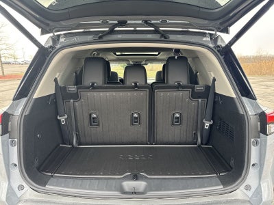 2026 Nissan Pathfinder Platinum Captain Chairs Package