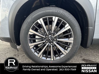 2026 Nissan Pathfinder Platinum Captain Chairs Package