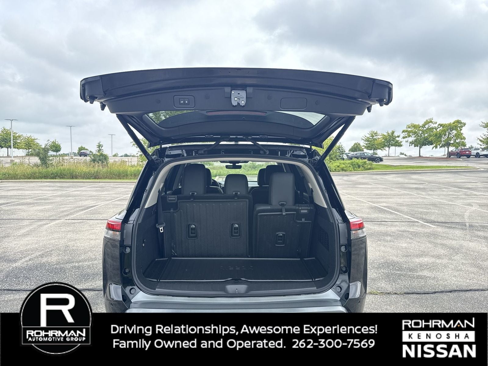 2026 Nissan Pathfinder Platinum Captain's Chairs Package