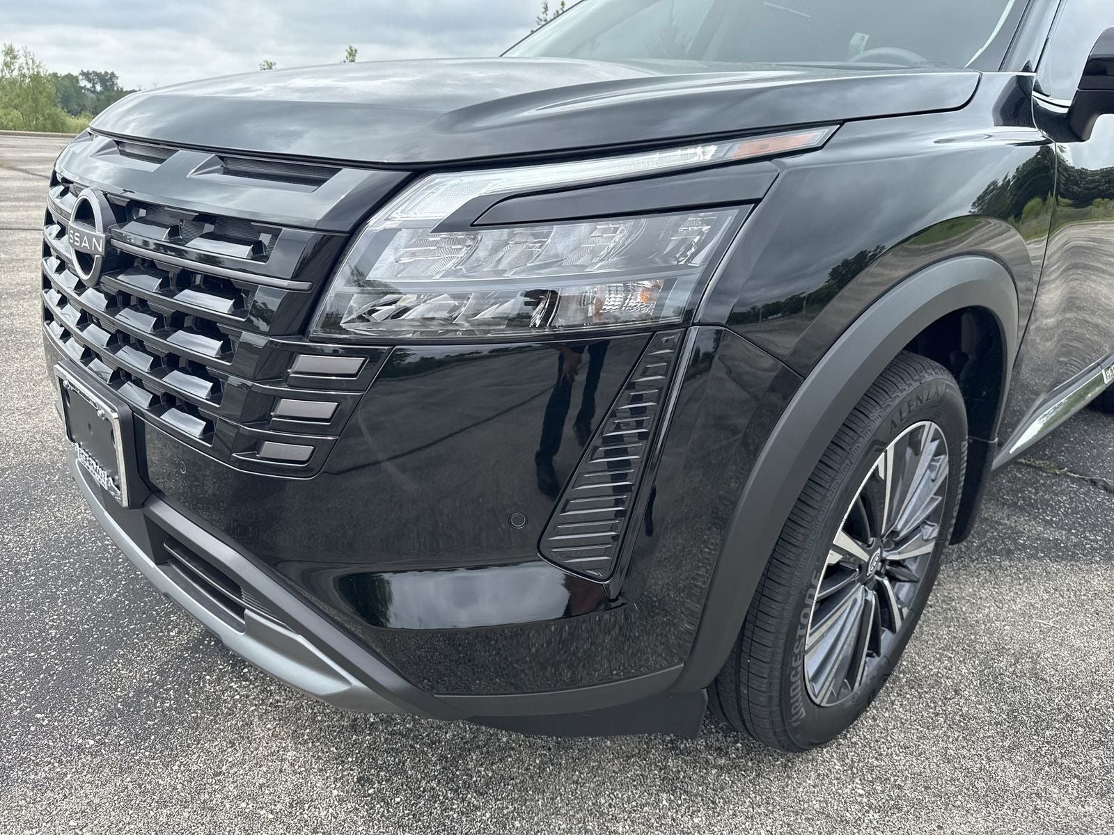2026 Nissan Pathfinder Platinum Captain's Chairs Package
