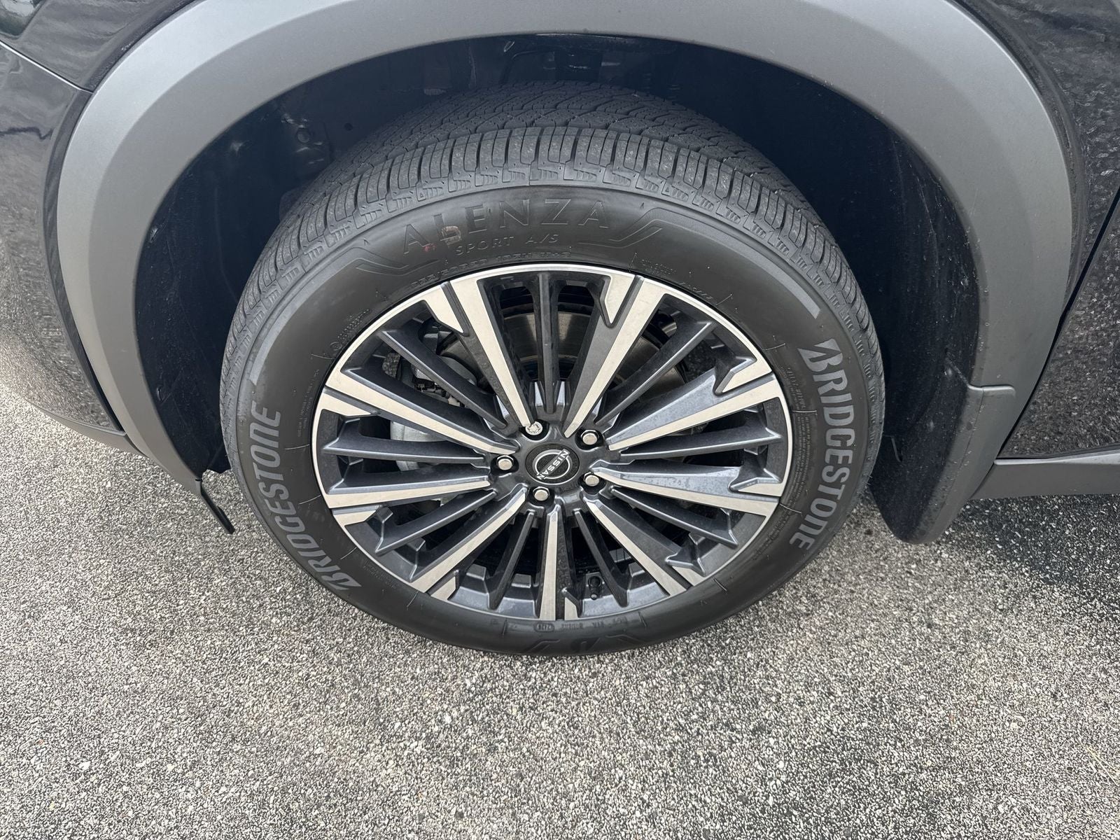 2026 Nissan Pathfinder Platinum Captain's Chairs Package