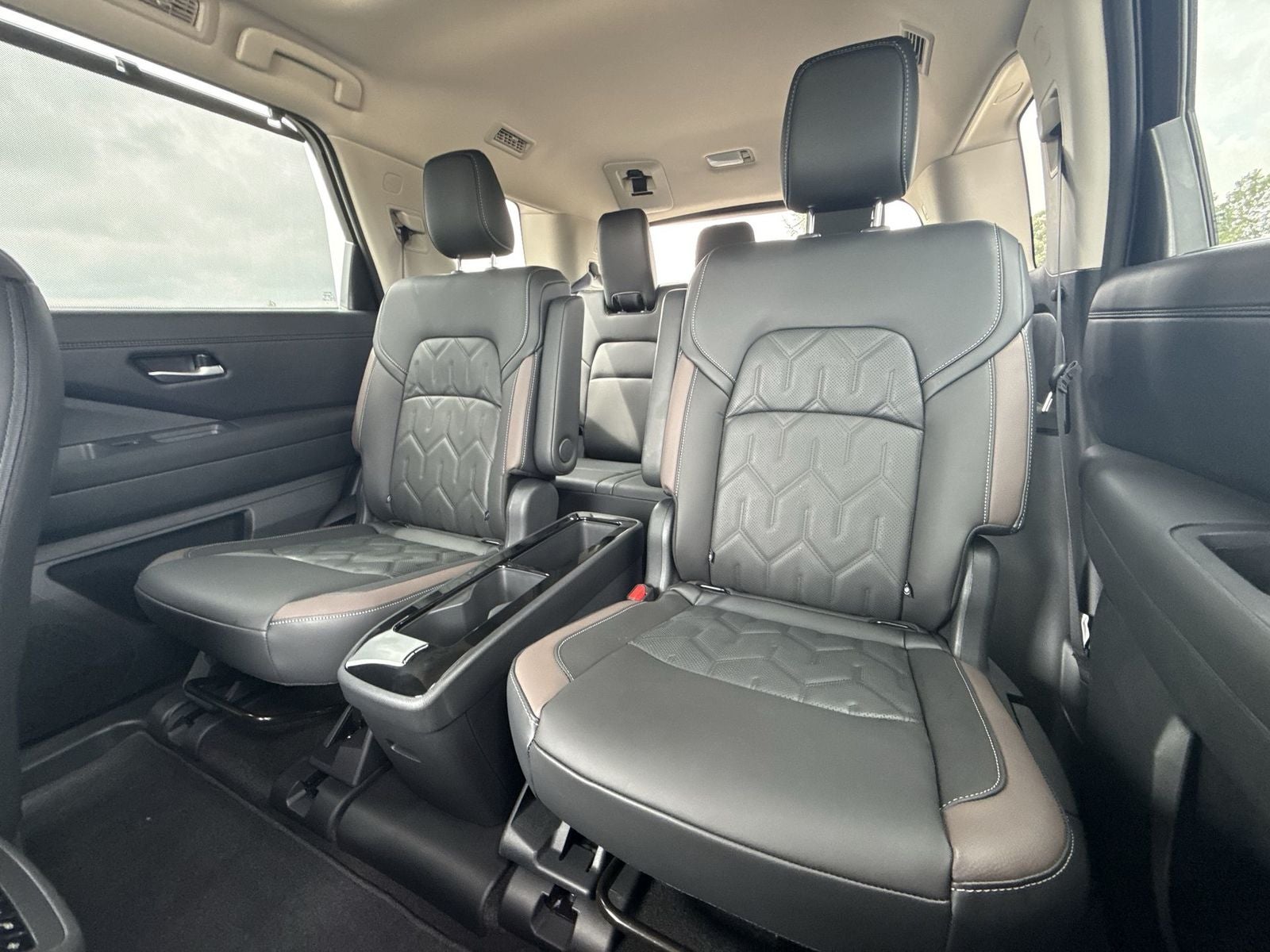 2026 Nissan Pathfinder Platinum Captain's Chairs Package