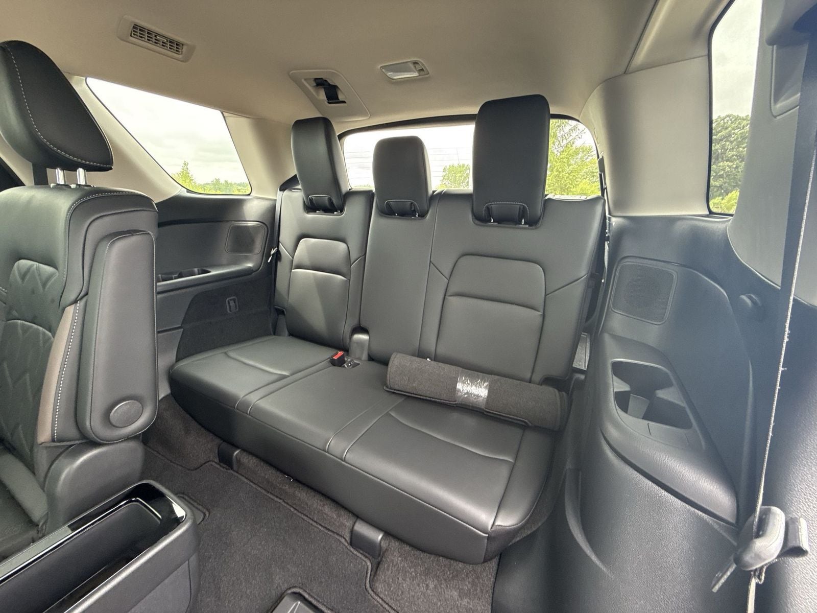 2026 Nissan Pathfinder Platinum Captain's Chairs Package