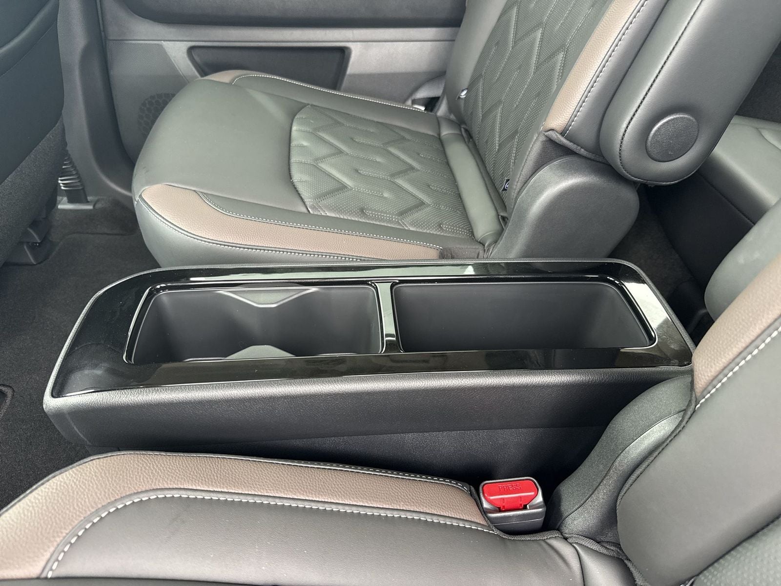 2026 Nissan Pathfinder Platinum Captain's Chairs Package