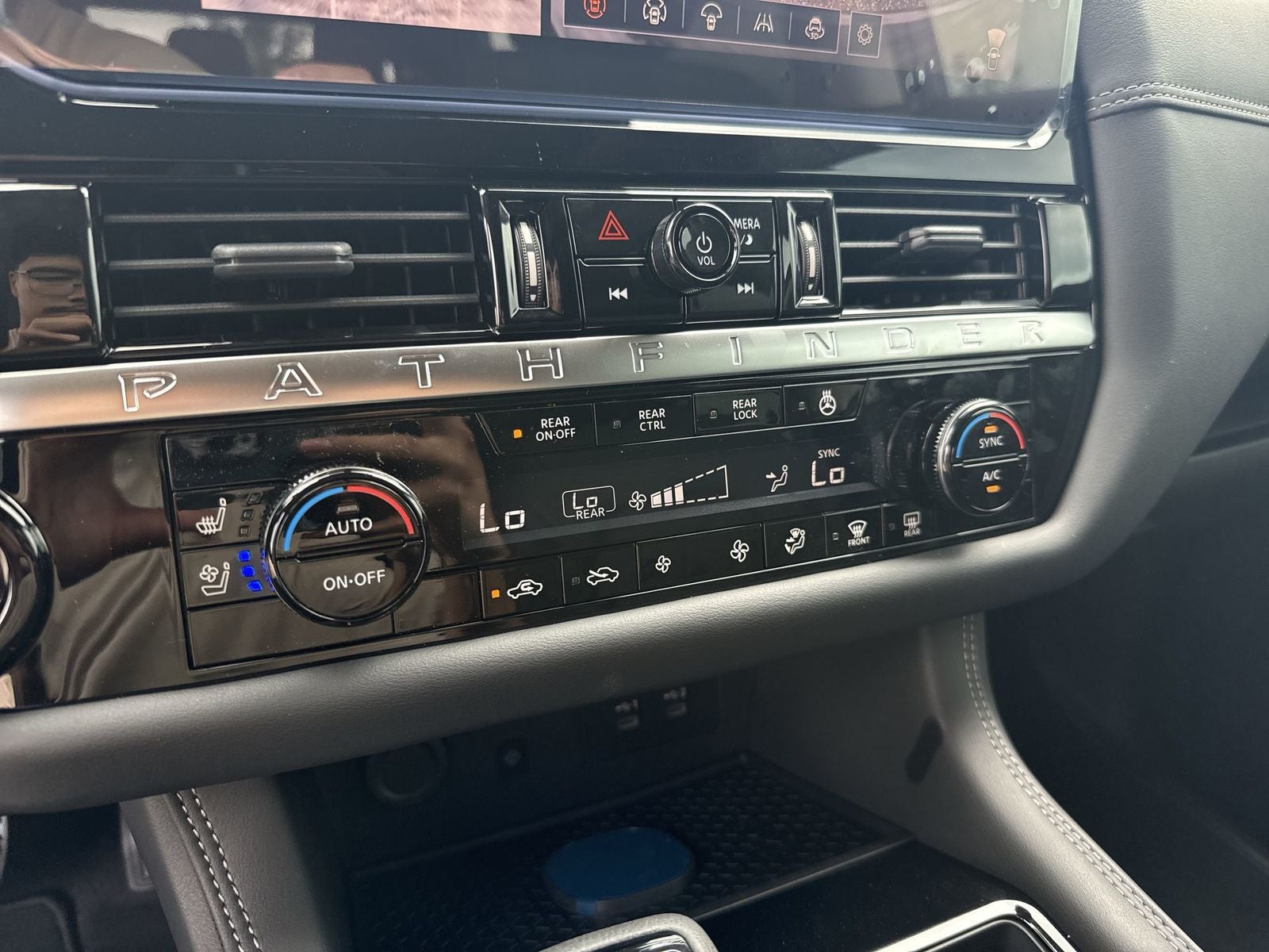 2026 Nissan Pathfinder Platinum Captain's Chairs Package