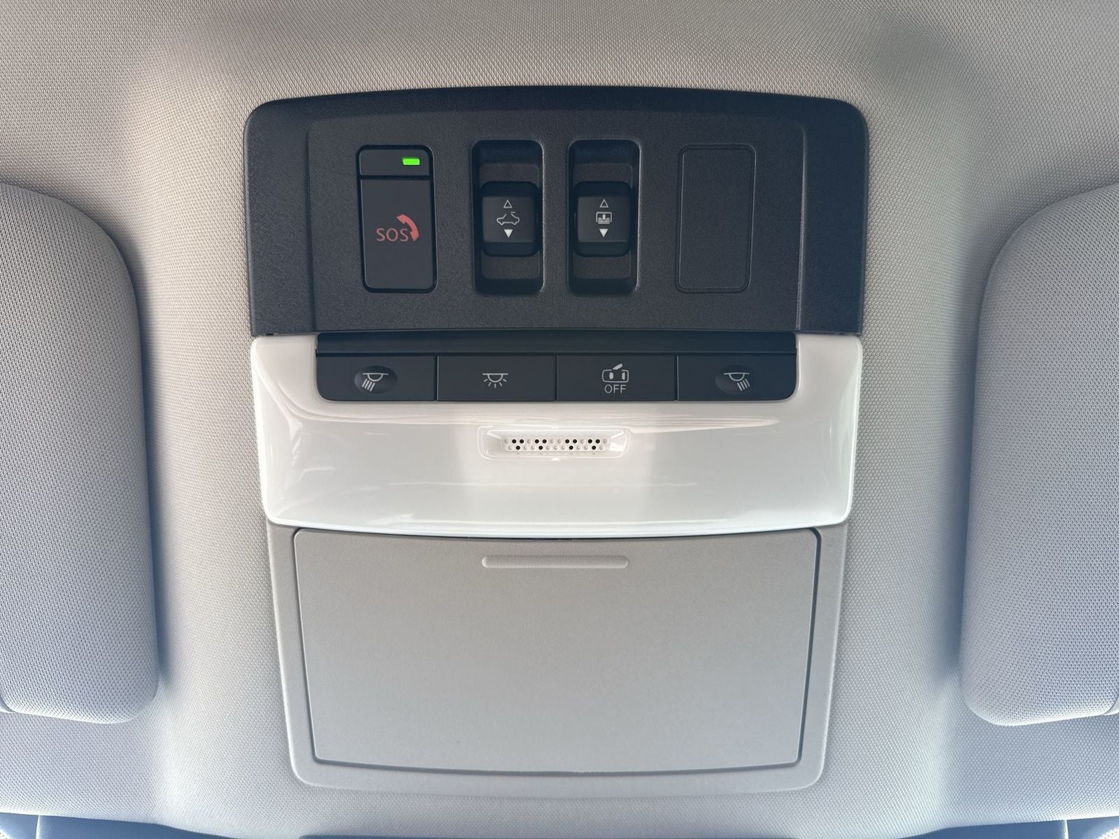 2026 Nissan Pathfinder Platinum Captain's Chairs Package
