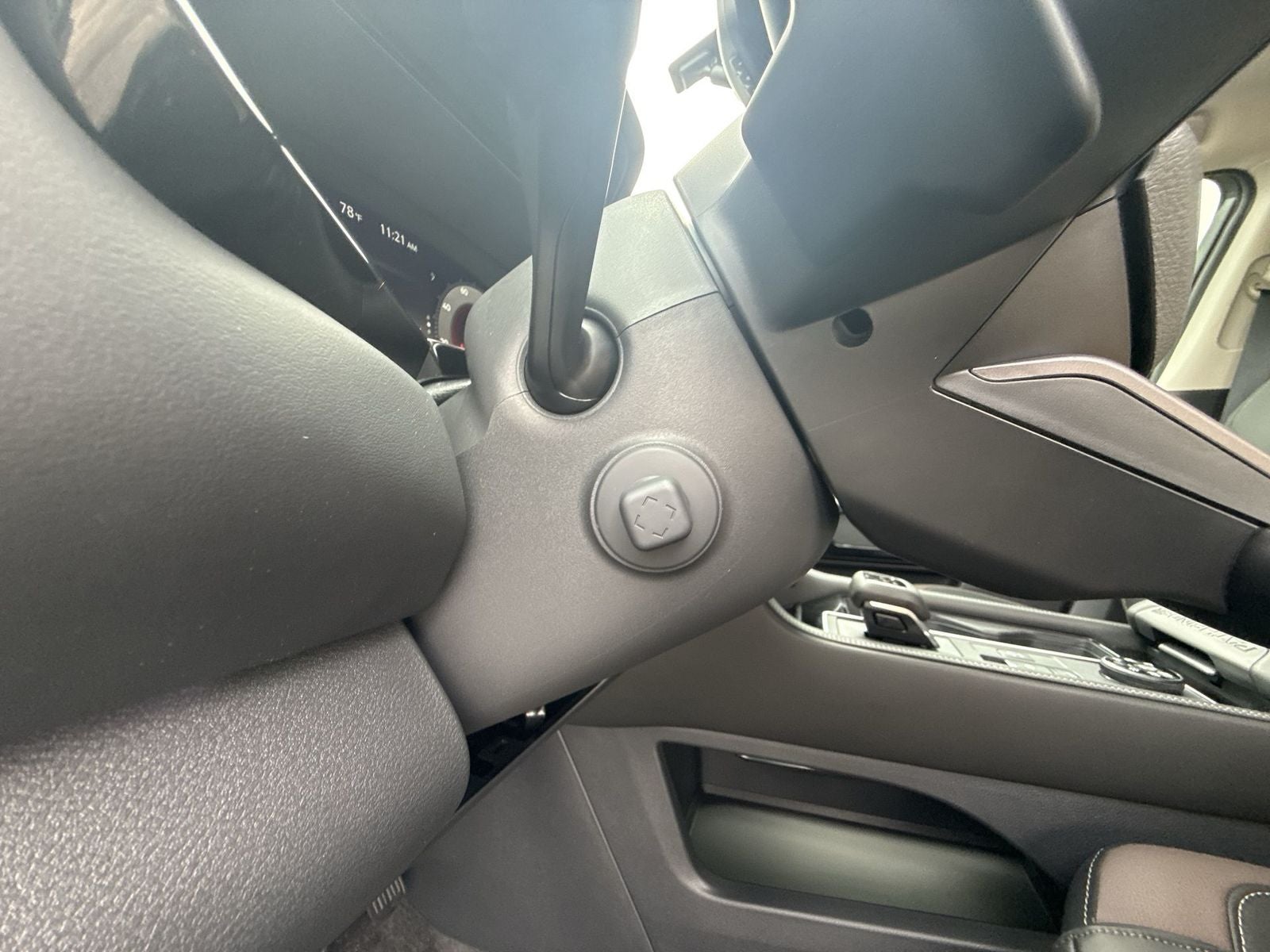 2026 Nissan Pathfinder Platinum Captain's Chairs Package