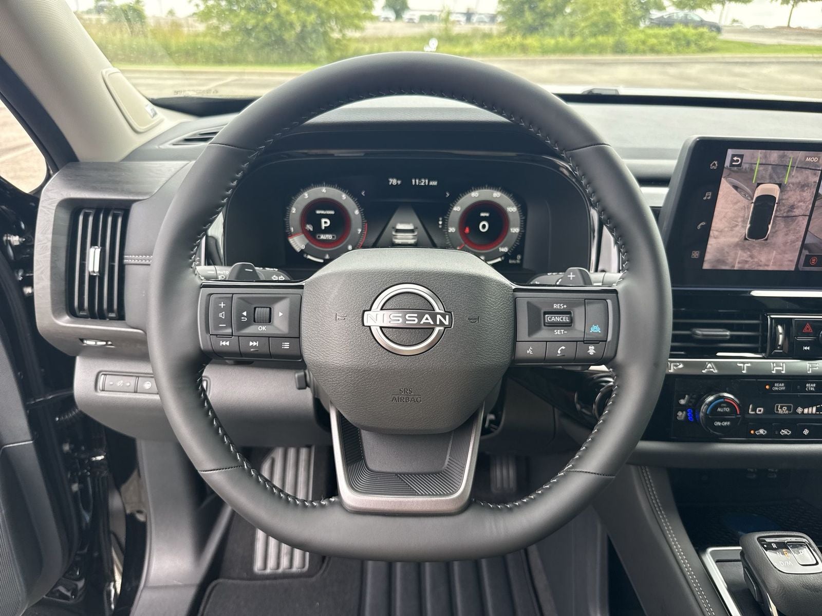 2026 Nissan Pathfinder Platinum Captain's Chairs Package