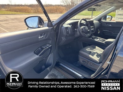 2026 Nissan Pathfinder Platinum Captain Chairs Package
