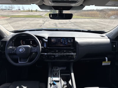 2026 Nissan Pathfinder Platinum Captain Chairs Package
