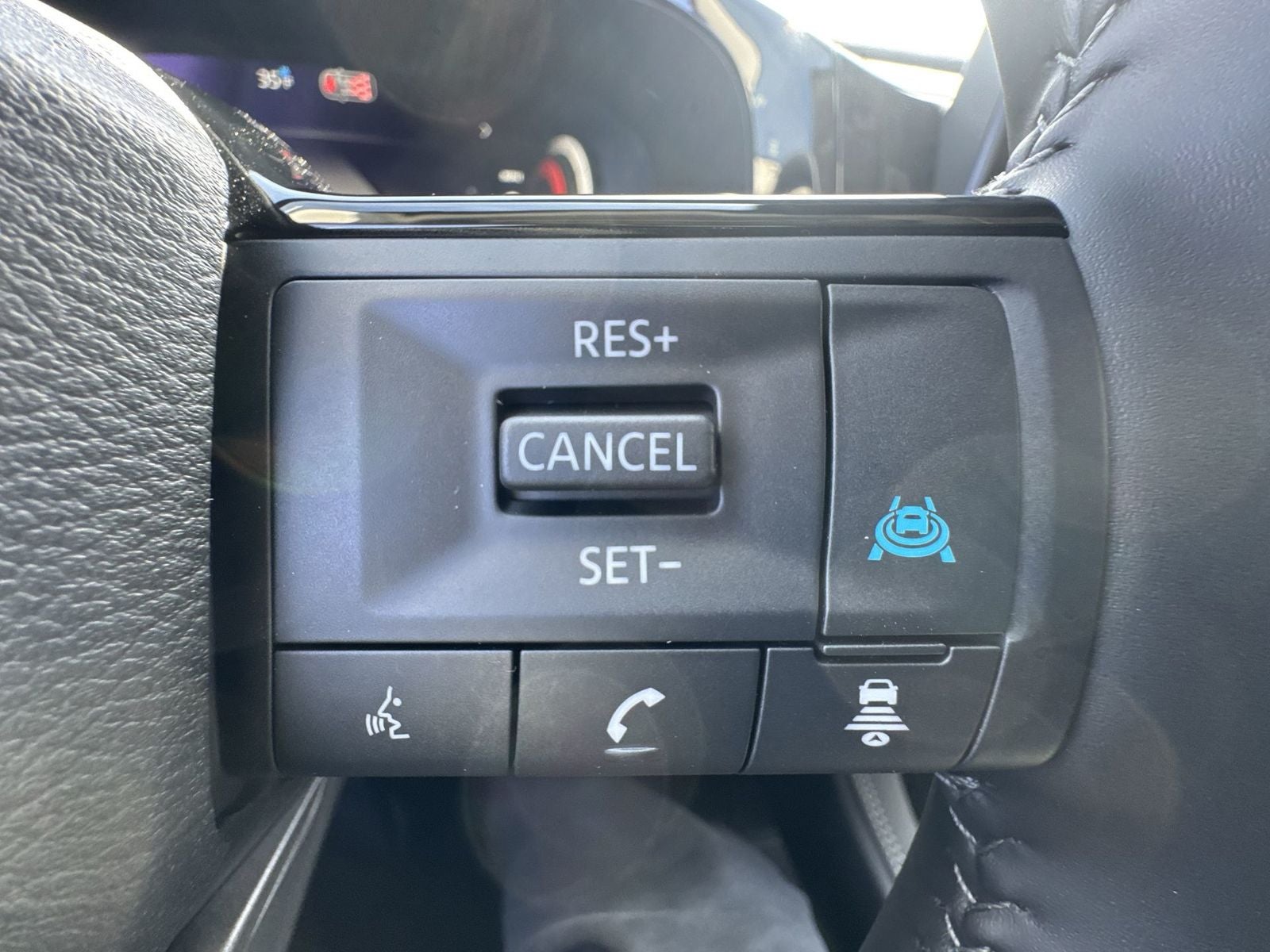 2026 Nissan Pathfinder Platinum Captain Chairs Package