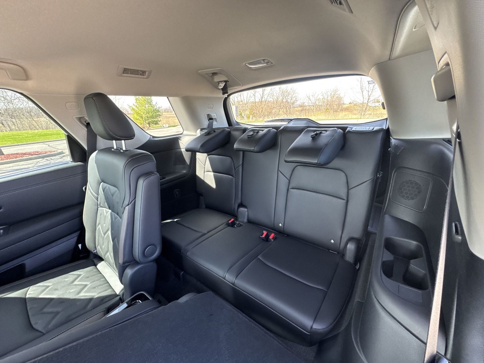 2026 Nissan Pathfinder Platinum Captain Chairs Package
