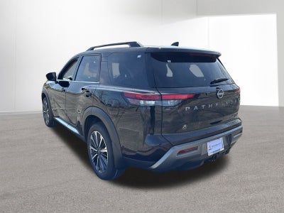 2026 Nissan Pathfinder Platinum Captain Chairs Package