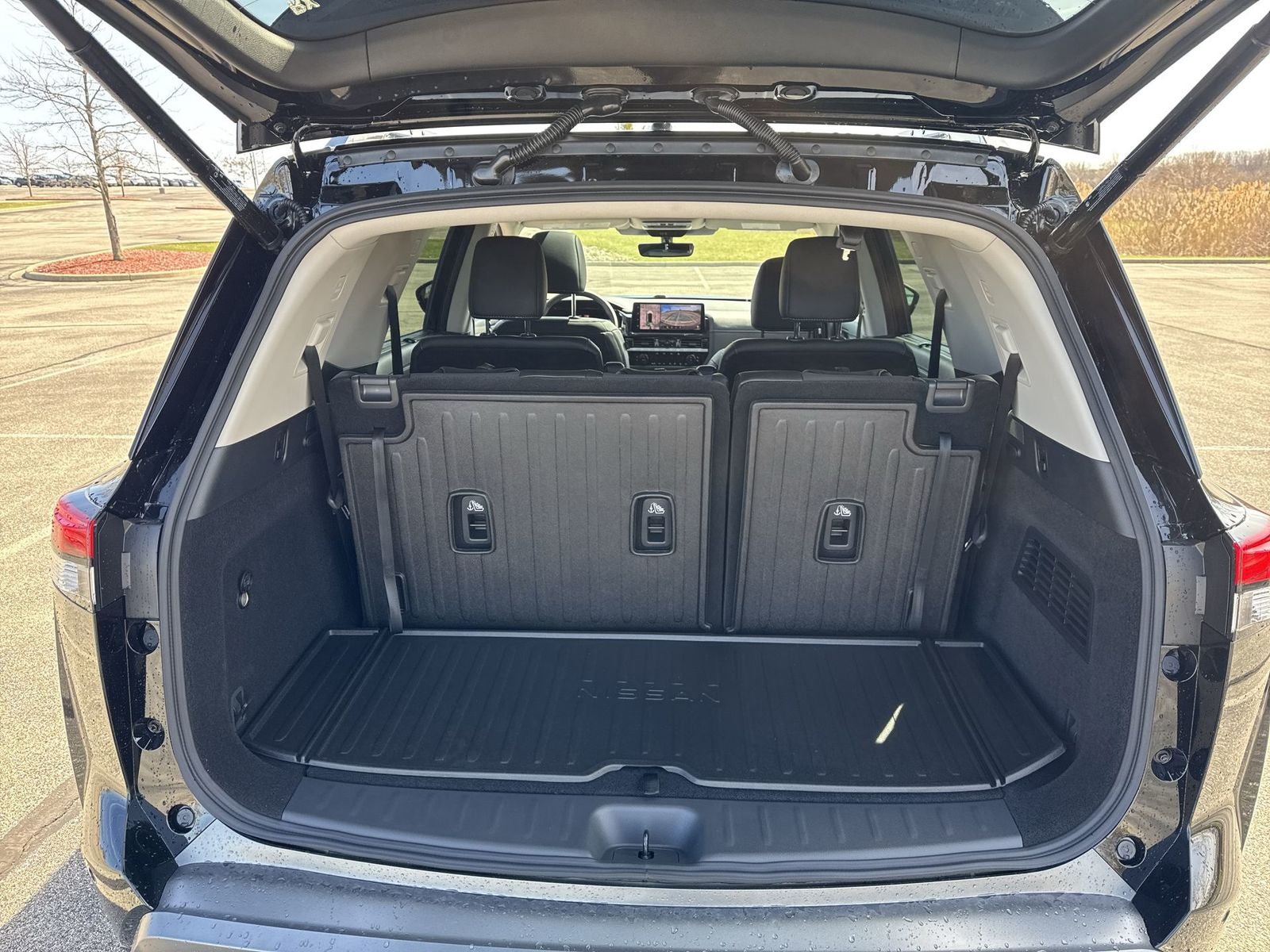 2026 Nissan Pathfinder Platinum Captain Chairs Package