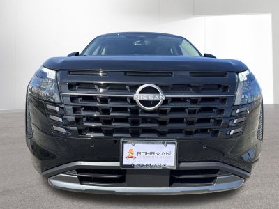 2026 Nissan Pathfinder Platinum Captain Chairs Package