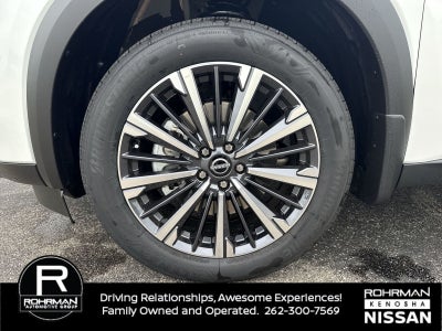 2026 Nissan Pathfinder Platinum Captain Chairs Package