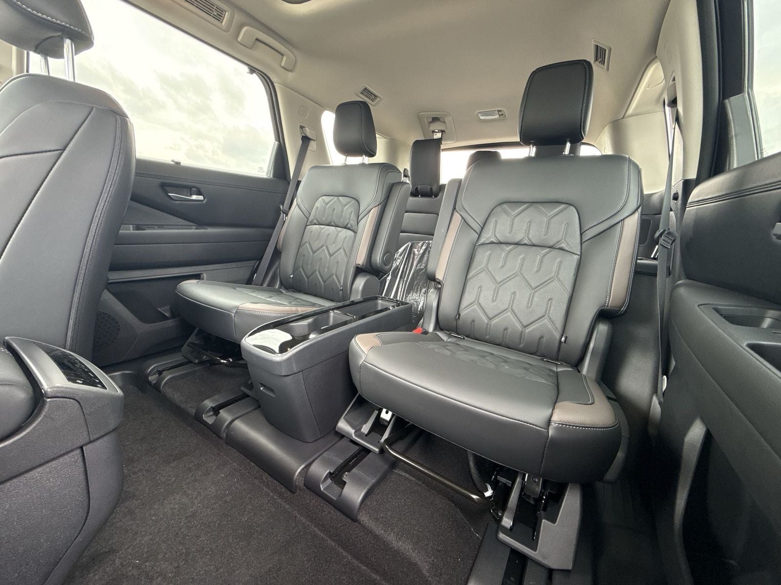 2026 Nissan Pathfinder Platinum Captain Chairs Package