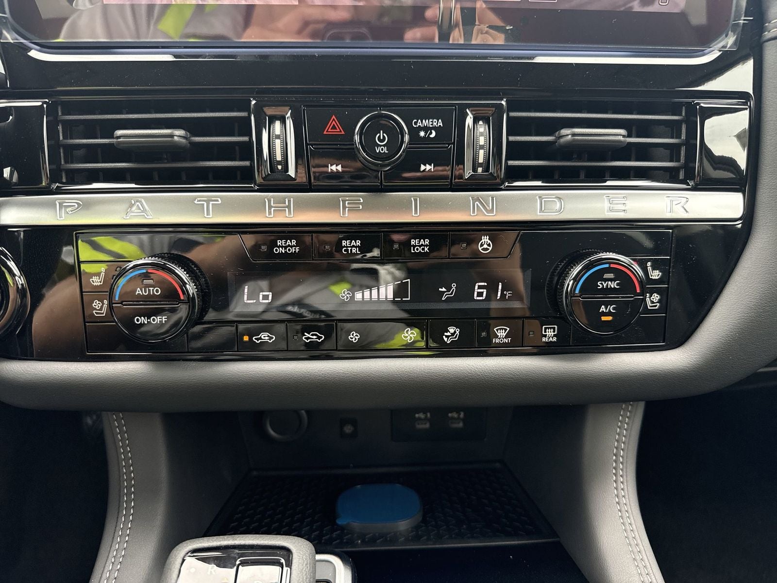 2026 Nissan Pathfinder Platinum Captain Chairs Package