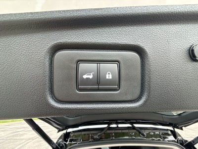 2026 Nissan Pathfinder Platinum Captain Chairs Package